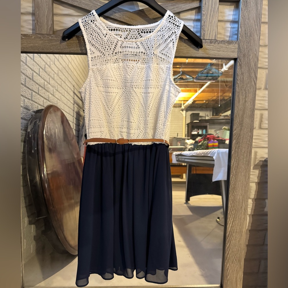 A. Byer Women’s Large Dress